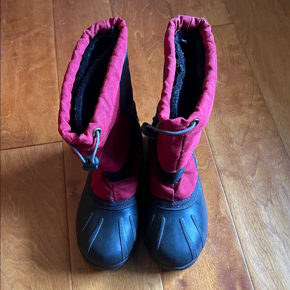 Kamik Burgundy & Black Waterproof Snow Boots Size 2 Outdoors Rugged - Picture 3 of 7